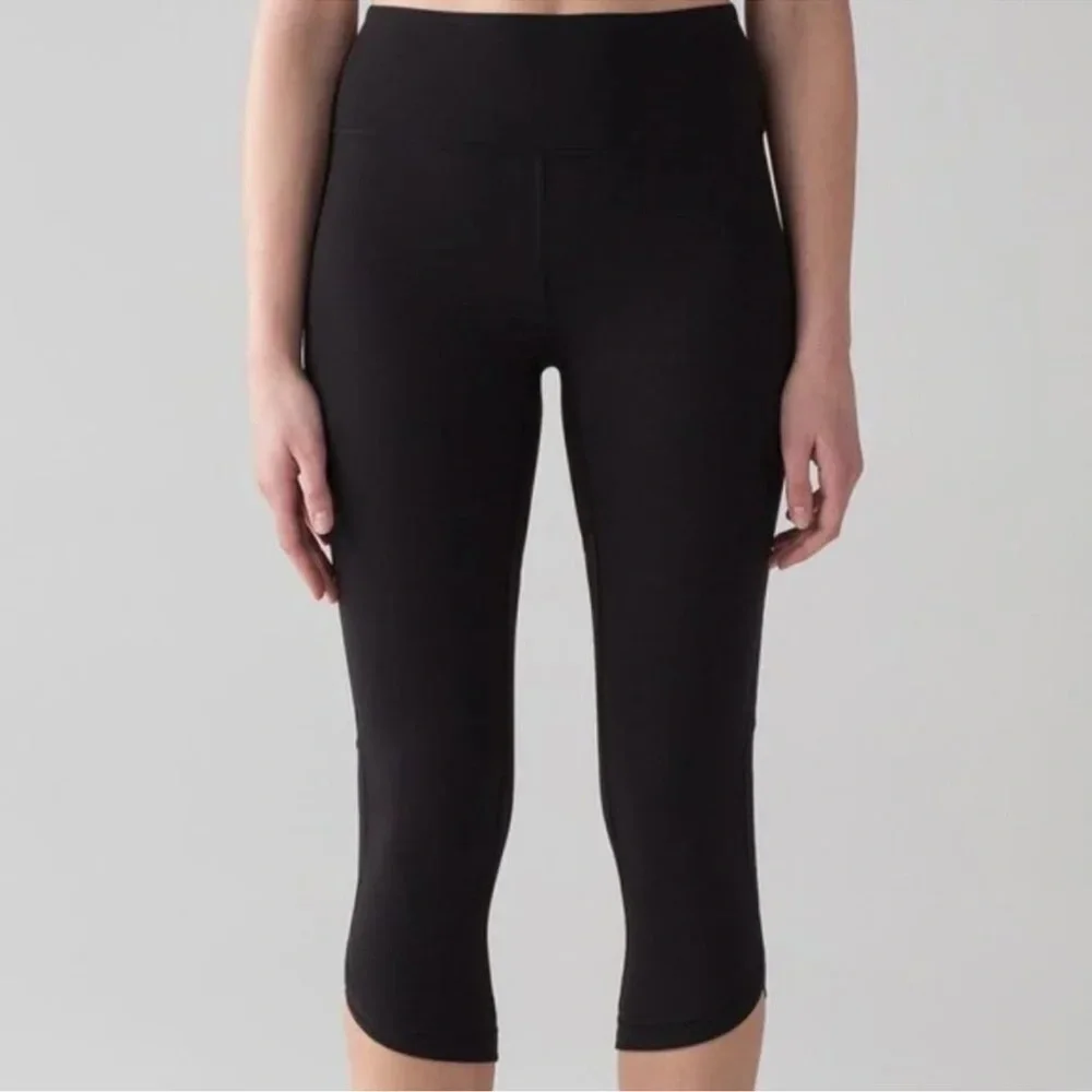 Lululemon Revitalize Crop (21